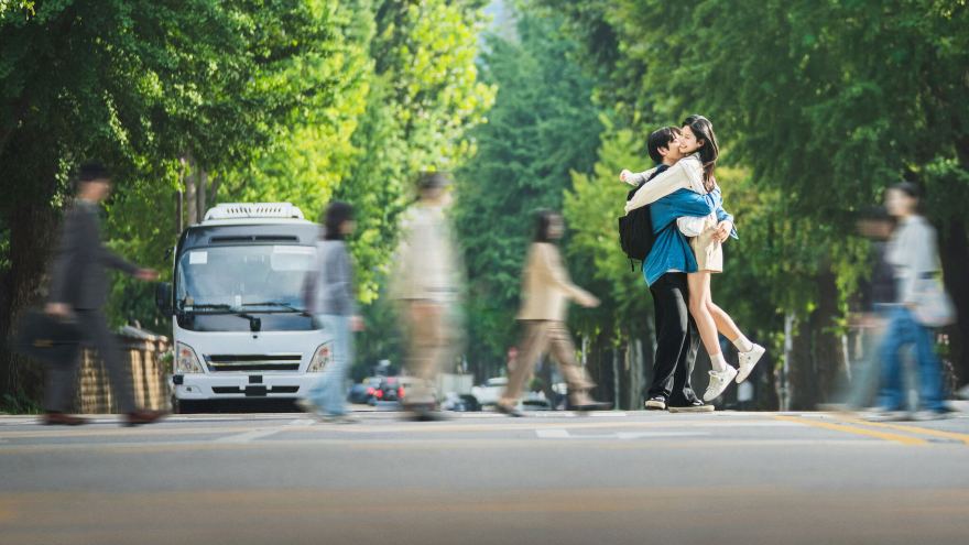 Ánh Sáng Của Đôi Ta